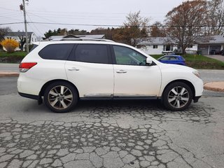 2014 Nissan Pathfinder Platinum in Hebbville, Nova Scotia - 3 - w320h240px