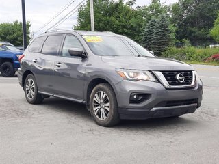 2018 Nissan Pathfinder SL Premium in Hebbville, Nova Scotia - 4 - w320h240px