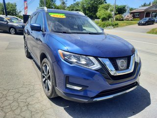 2017 Nissan Rogue SL Platinum in Hebbville, Nova Scotia - 5 - w320h240px