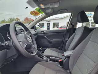 2012 Volkswagen Golf Wagon Trendline in Hebbville, Nova Scotia - 3 - w320h240px