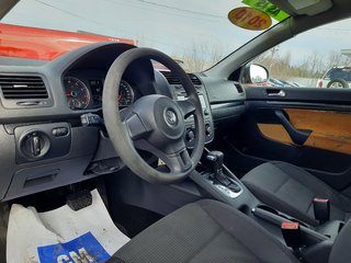 2010 Volkswagen Jetta Sedan Trendline in Hebbville, Nova Scotia - 2 - w320h240px