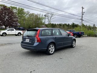 2008 Volvo V50 in Hebbville, Nova Scotia - 6 - w320h240px