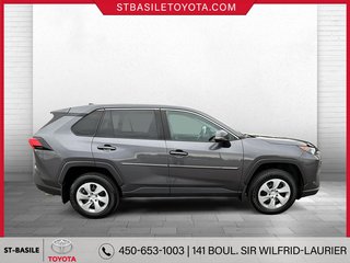 2022 Toyota RAV4 LE AWD  SIEGES CHAUFFANT BLUETOOTH in Saint-Basile-Le-Grand, Quebec - 4 - w320h240px