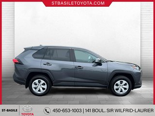 Toyota RAV4 LE FWD SIEGES CHAUFFANTS CAMERA RECUL BLUETOOTH 2022 à Saint-Basile-Le-Grand, Québec - 3 - w320h240px