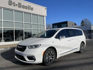 Chrysler Pacifica Hybrid Pinnacle 2024 à Saint-Basile-le-Grand, Québec - 3 - w320h240px