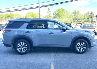 Nissan Pathfinder SL 4WD 2022 à Saint-Basile-le-Grand, Québec - 2 - w320h240px