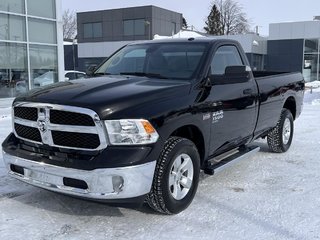 Ram 1500 Classic SLT cabine simple 4x4 caisse de 8 pi 2023 à Saint-Basile-le-Grand, Québec - 3 - w320h240px