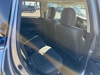 Mitsubishi OUTLANDER PHEV SE LIMITED 2019 à Saint-Eustache, Québec - 6 - w320h240px