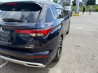 2023 Mitsubishi OUTLANDER PHEV SEL**S-AWC**TAUX À PARTIR DE 0.9%**TOIT**CUIR**NAV in Saint-Eustache, Quebec - 5 - w320h240px