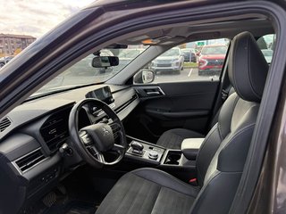 2023 Mitsubishi Outlander PHEV LE**S-AWC**TAUX À PARTIR 0.9%**75KM EV**TOIT PANO in Saint-Eustache, Quebec - 4 - w320h240px