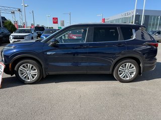 2024 Mitsubishi Outlander Plug-In Hybrid LE*CUIR/SUÈDE*ATTACHE REMORQUE in Saint-Eustache, Quebec - 3 - w320h240px