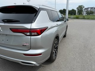 Mitsubishi Outlander GT-PREMIUM**S-AWC**CUIR 2-TONS**TAUX 0.9%**TOIT** 2022 à Saint-Eustache, Québec - 5 - w320h240px