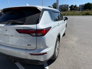 2023 Mitsubishi Outlander ES*AWC*ATTACHE REMORQUE in Saint-Eustache, Quebec - 4 - w320h240px