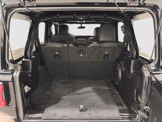 2023 Jeep Wrangler 4-Door Sahara Altitude 3.6 L V6