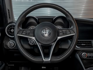 2017 Alfa Romeo GIULIA in St-Jérôme, Quebec - 14 - w320h240px