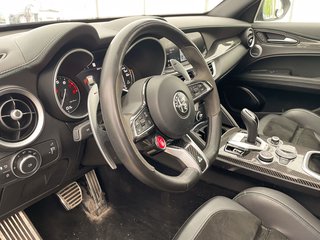 2021 Alfa Romeo Stelvio in St-Jérôme, Quebec - 5 - w320h240px