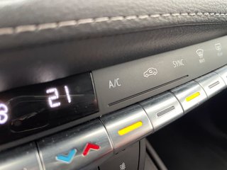 2023 Cadillac XT4 in St-Jérôme, Quebec - 17 - w320h240px