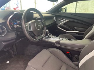 Chevrolet Camaro  2023 à St-Jérôme, Québec - 3 - w320h240px