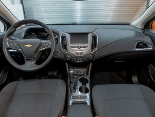 Chevrolet Cruze  2017 à St-Jérôme, Québec - 11 - w320h240px