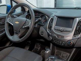 Chevrolet Cruze  2017 à St-Jérôme, Québec - 26 - w320h240px