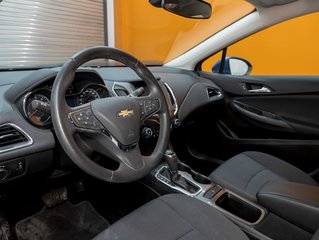 2017 Chevrolet Cruze in St-Jérôme, Quebec - 2 - w320h240px