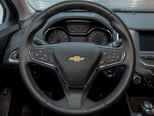 Chevrolet Cruze  2017 à St-Jérôme, Québec - 12 - w320h240px