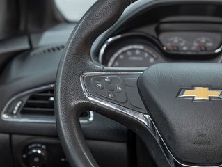 Chevrolet Cruze  2017 à St-Jérôme, Québec - 15 - w320h240px