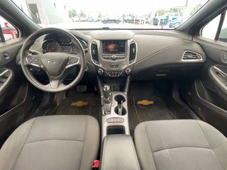 Chevrolet Cruze  2019 à St-Jérôme, Québec - 10 - w320h240px