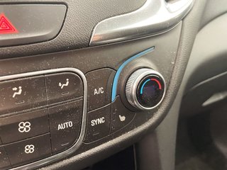 Chevrolet Equinox  2018 à St-Jérôme, Québec - 16 - w320h240px