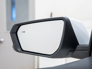 Chevrolet Equinox  2023 à St-Jérôme, Québec - 32 - w320h240px