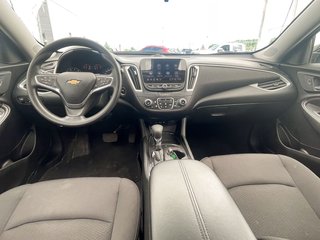 Chevrolet Malibu  2023 à St-Jérôme, Québec - 10 - w320h240px