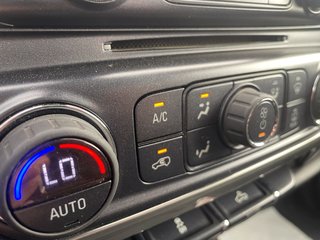 Chevrolet Silverado 1500  2018 à St-Jérôme, Québec - 14 - w320h240px