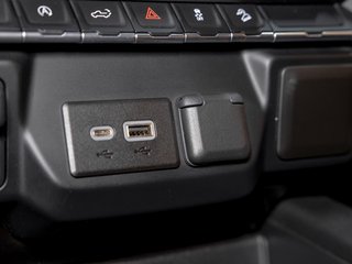 2021 Chevrolet Silverado 1500 in St-Jérôme, Quebec - 22 - w320h240px