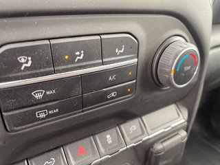 Chevrolet Silverado 2500HD  2023 à St-Jérôme, Québec - 13 - w320h240px