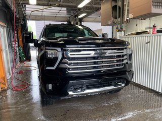 Chevrolet Silverado 2500HD  2024 à St-Jérôme, Québec - 12 - w320h240px