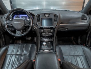 2017 Chrysler 300 in St-Jérôme, Quebec - 12 - w320h240px