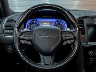 2017 Chrysler 300 in St-Jérôme, Quebec - 14 - w320h240px