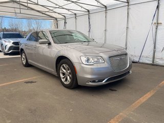 Chrysler 300  2018 à St-Jérôme, Québec - 12 - w320h240px