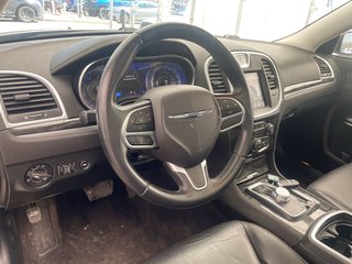 Chrysler 300  2018 à St-Jérôme, Québec - 5 - w320h240px