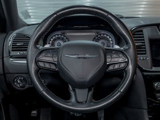 2020 Chrysler 300 in St-Jérôme, Quebec - 12 - w320h240px