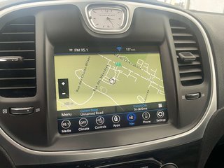 2022 Chrysler 300 in St-Jérôme, Quebec - 3 - w320h240px