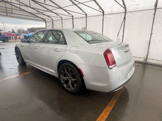 2022 Chrysler 300 in St-Jérôme, Quebec - 6 - w320h240px