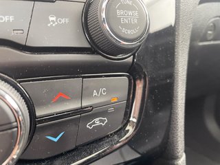 Chrysler 300  2023 à St-Jérôme, Québec - 13 - w320h240px