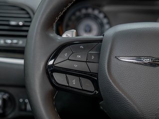 2023 Chrysler 300 in St-Jérôme, Quebec - 15 - w320h240px