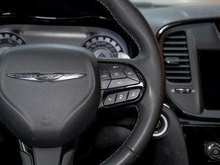 2023 Chrysler 300 in St-Jérôme, Quebec - 16 - w320h240px