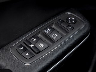 2023 Chrysler 300 in St-Jérôme, Quebec - 27 - w320h240px
