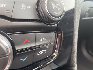 Chrysler 300  2023 à St-Jérôme, Québec - 13 - w320h240px