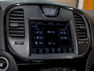 2023 Chrysler 300 in St-Jérôme, Quebec - 18 - w320h240px