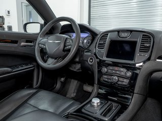 2023 Chrysler 300 in St-Jérôme, Quebec - 29 - w320h240px