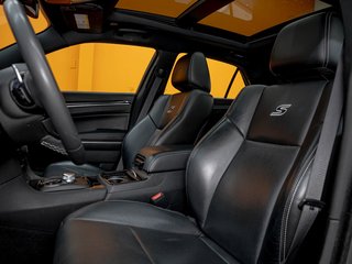 2023 Chrysler 300 in St-Jérôme, Quebec - 11 - w320h240px